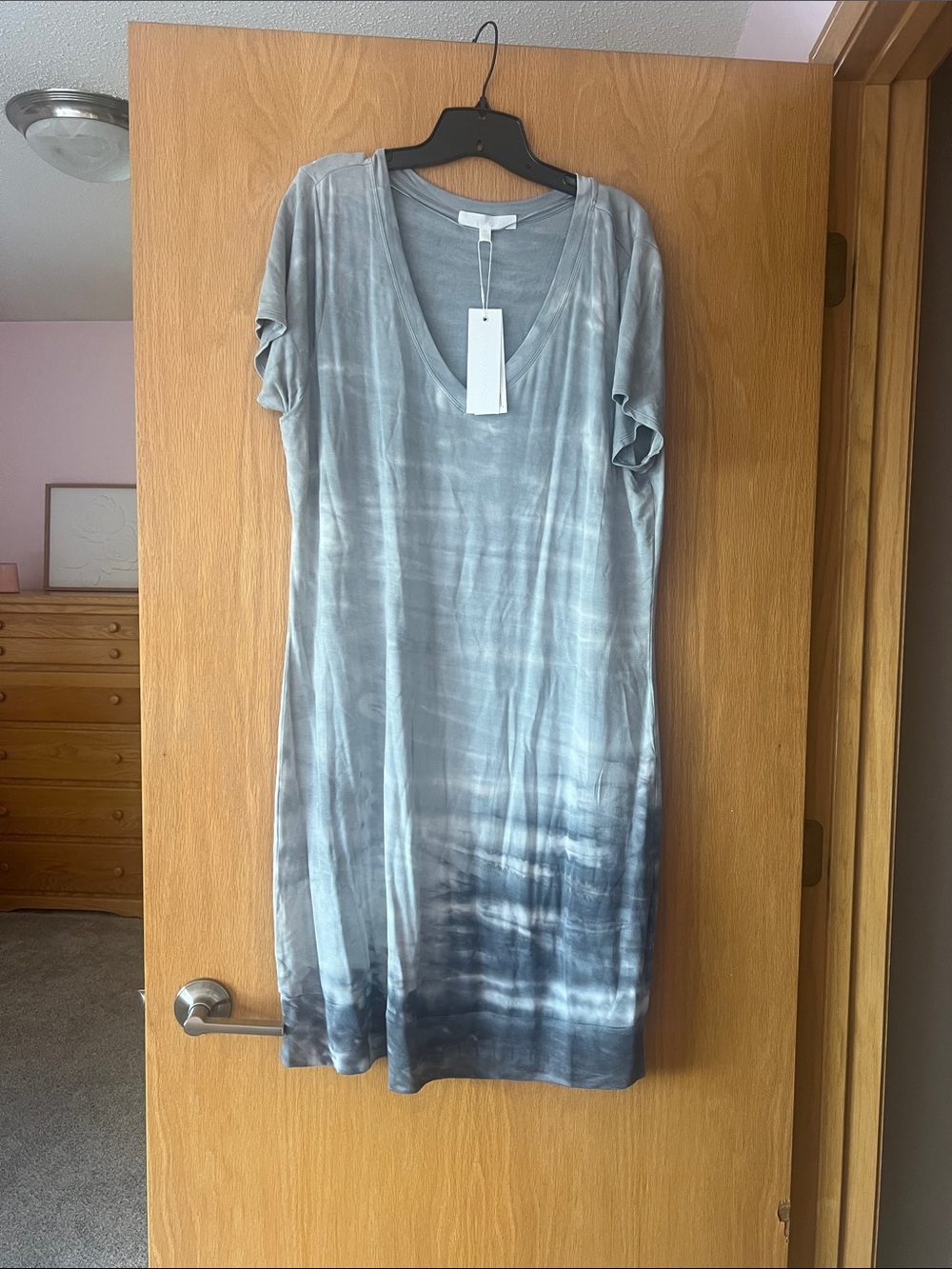 Adyson Parker Gray Tie-Dye V-Neck Midi Dress